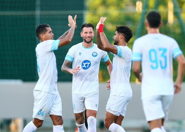 Đội tuyển Việt Nam thua đậm 0-4 trước CLB Nam Định toàn Tây: Đối thủ quá mạnh- Ảnh 3.