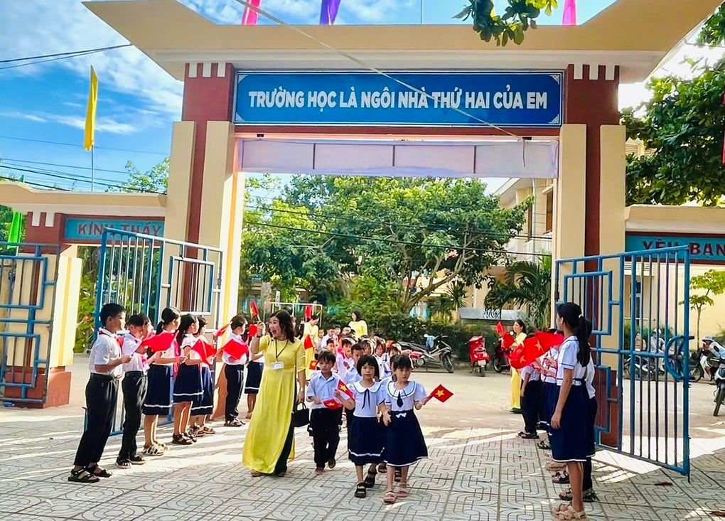 Lễ khai giảng ở nơi chỉ có 20 học trò, 3 giáo viên - 3