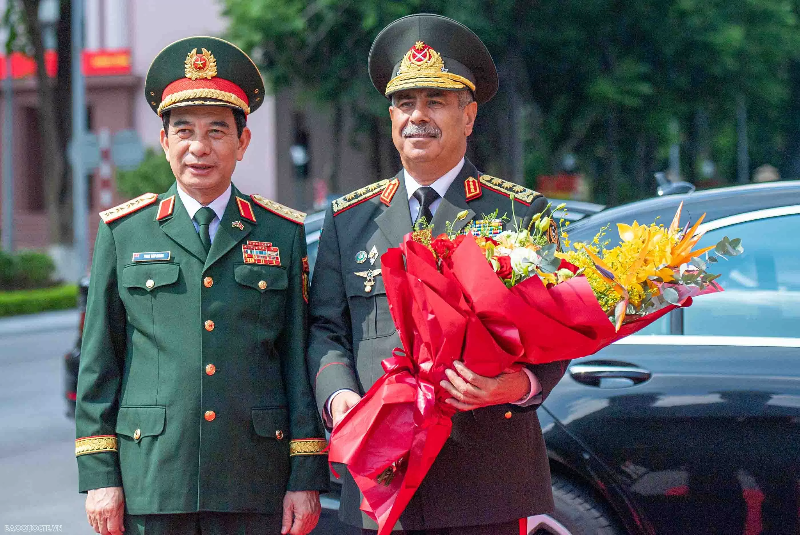Bộ trưởng Quốc phòng Phan Văn Giang đón hội đàm với Bộ trưởng Quốc phòng Azerbaijan