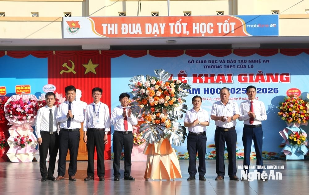 ផ្តល់ផ្កាអបអរសាទរ