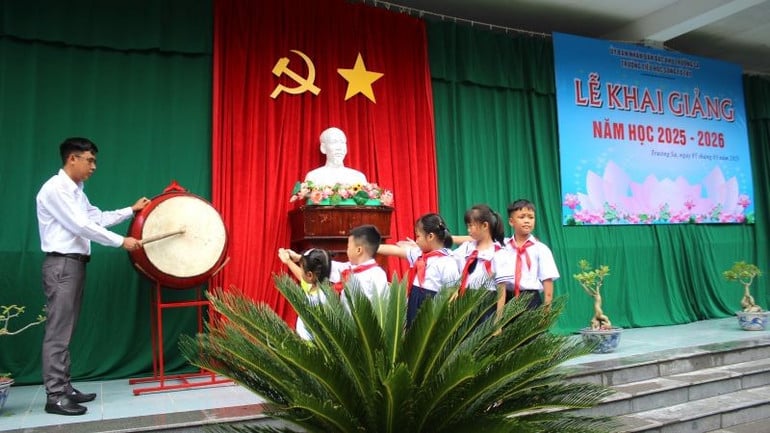tieng-trong-truong-tu-dao-son-tu-tay.jpg