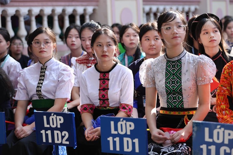 Không khí hân hoan khai giảng năm học mới lan tỏa khắp mọi miền Tổ quốc- Ảnh 24.