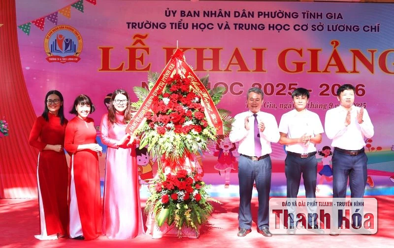 Schulen in der Provinz Thanh Hoa hielten feierlich „besondere“ Eröffnungszeremonien ab