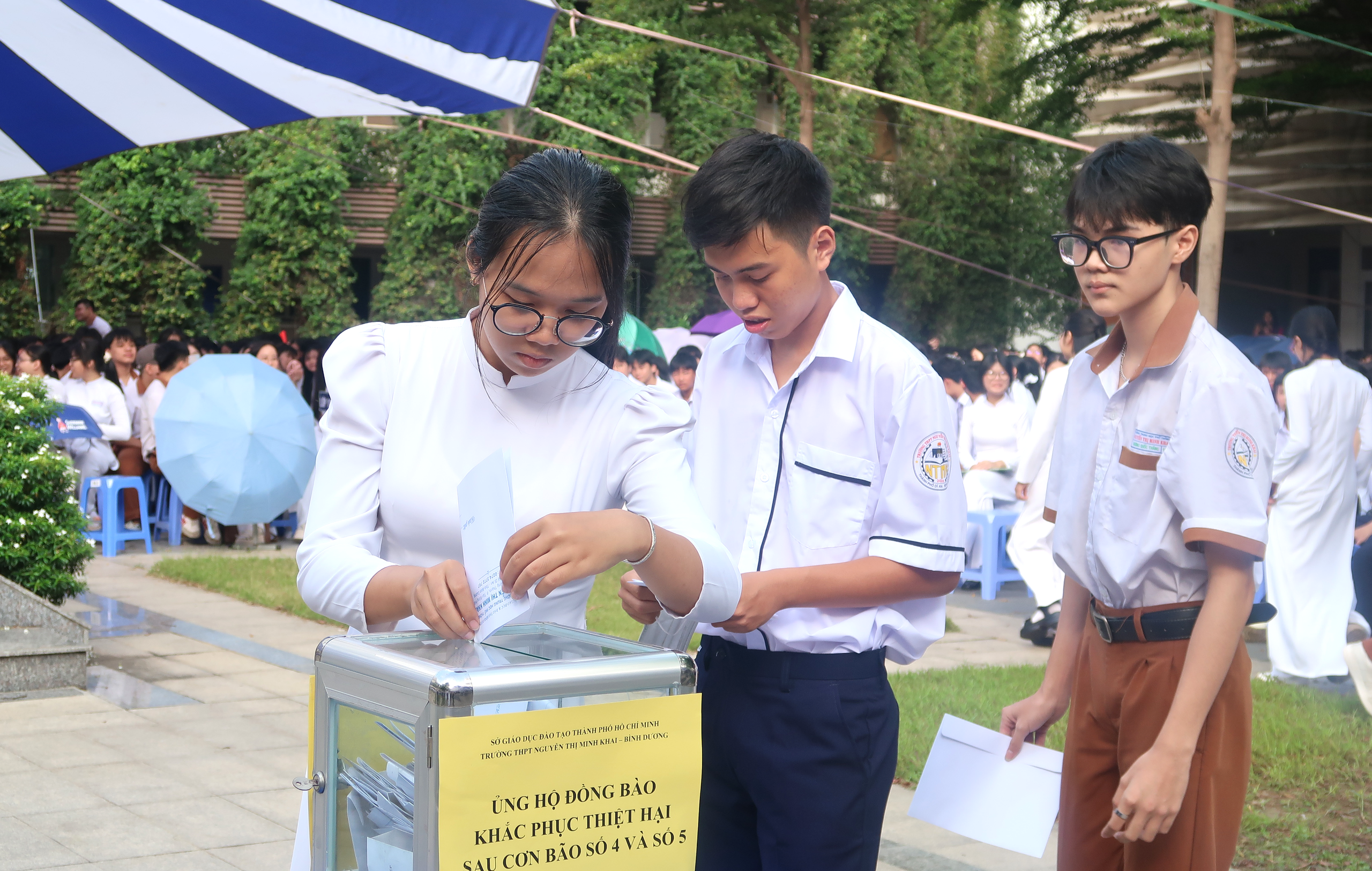 Học sinh TPHCM sẻ chia cùng đồng bào vùng lũ trong lễ khai giảng- Ảnh 4.
