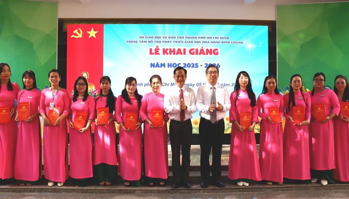 TPHCM: Gần 250 học sinh có hoàn cảnh đặc biệt bước vào năm học mới- Ảnh 2.