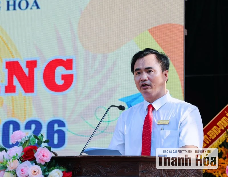 Phó Chủ tịch Thường trực HĐND tỉnh Lê Tiến Lam dự khai giảng tại Trung tâm GDNN-GDTX Hoằng Hóa