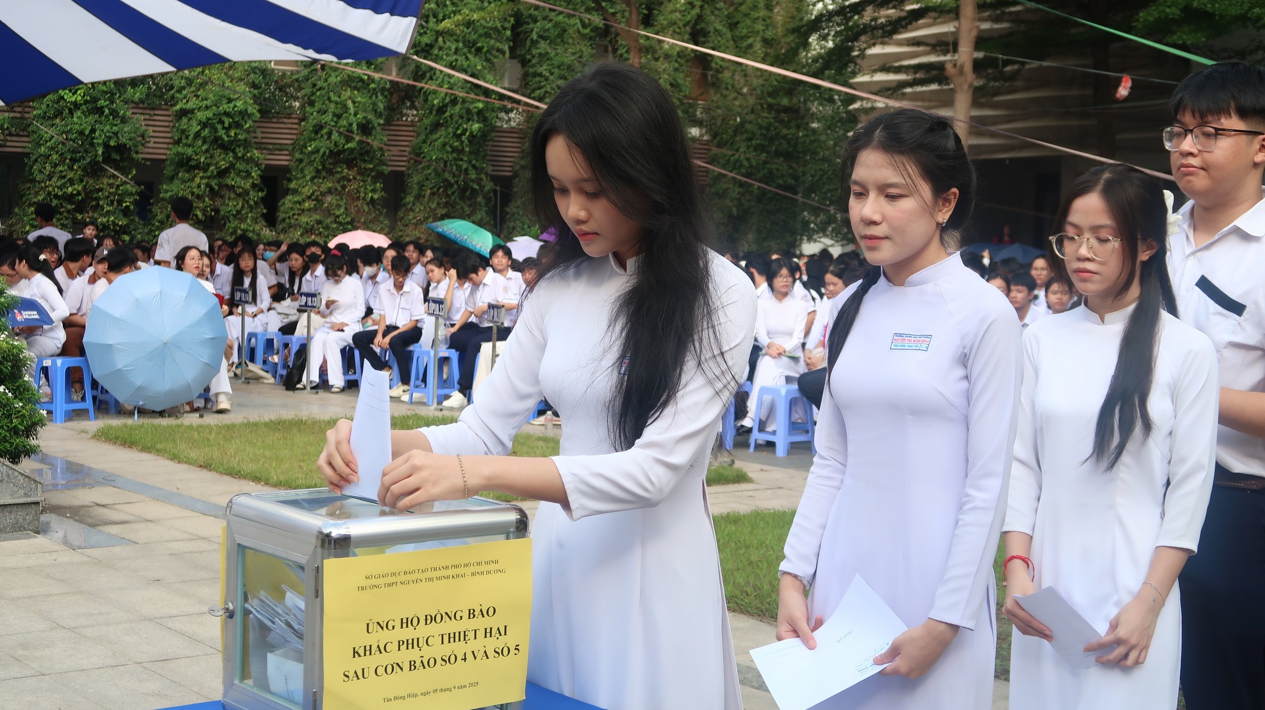Học sinh TPHCM sẻ chia cùng đồng bào vùng lũ trong lễ khai giảng- Ảnh 2.