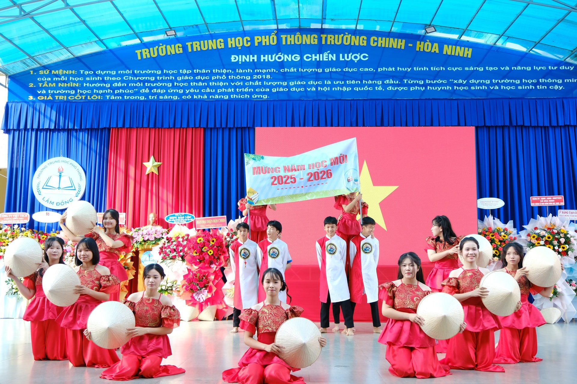 Tiết mục văn nghệ chào mừng năm học mới
