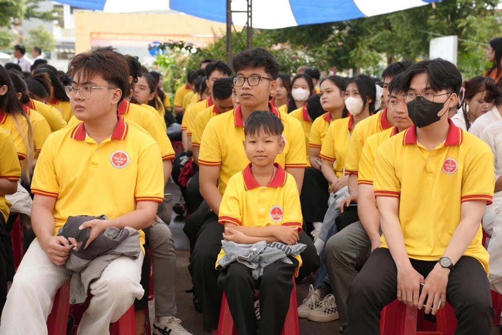 Cậu học trò cao 1,25m trở thành tân sinh viên ngành công nghệ thông tin - 1