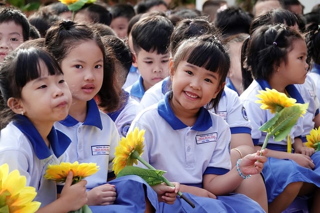 Lễ khai giảng đặc biệt kỷ niệm 80 năm ngành giáo dục việt nam - Ảnh 2.