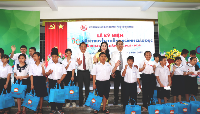 TPHCM: Gần 250 học sinh có hoàn cảnh đặc biệt bước vào năm học mới- Ảnh 3.
