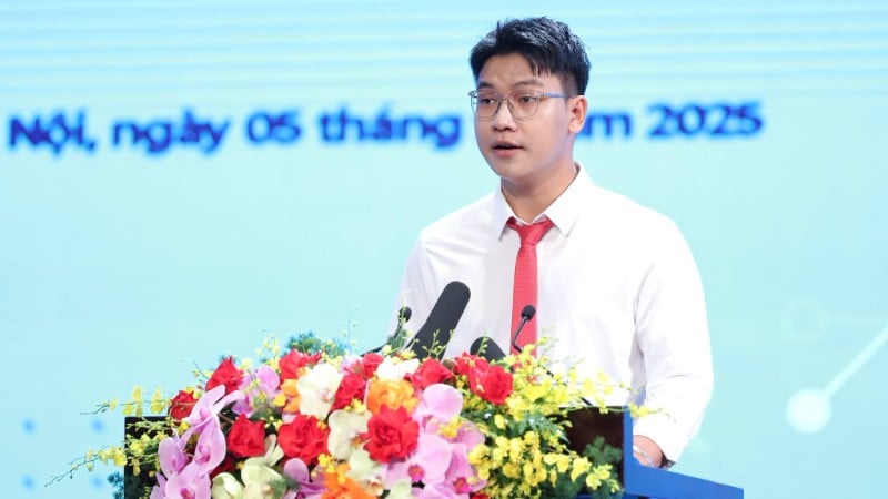 Kiều Tuấn Định, sinh viên ngành Hệ thống nhúng và IoT, Đại học Bách Khoa Hà Nội, đại diện học sinh, sinh viên, người học cả nước phát biểu tại lễ khai giảng năm học mới 2025-2026.