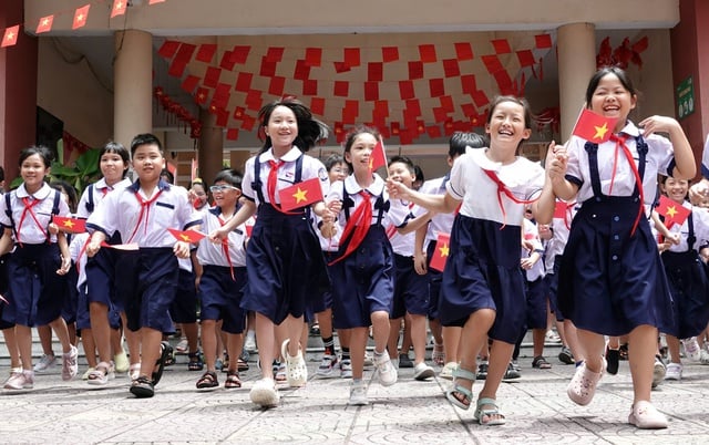 Học sinh, sinh viên ở TP.HCM đóng bảo hiểm y tế năm học mới bao nhiêu? - Ảnh 1.