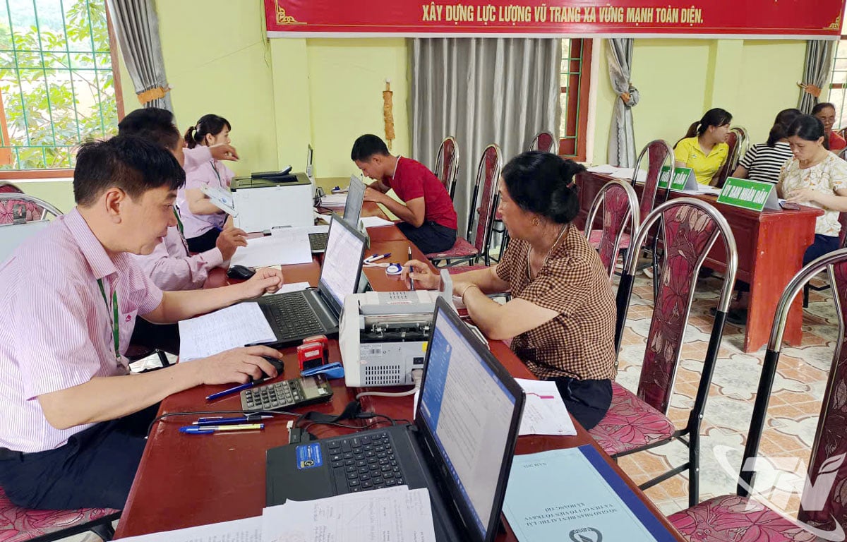 ការផ្តល់ប្រាក់កម្ចីនៅចំណុចប្រតិបត្តិការឃុំដុងភុក។