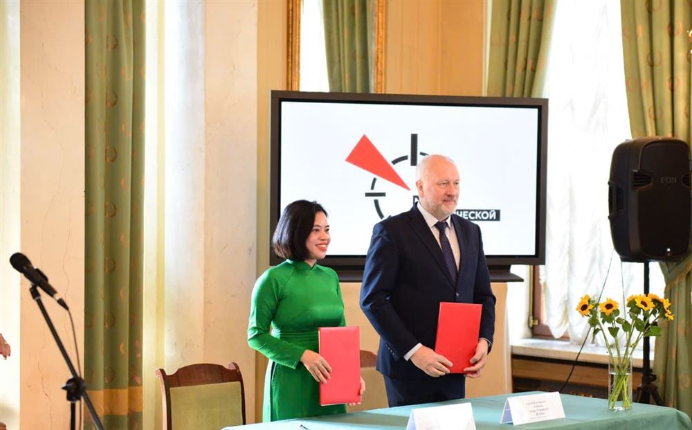 Lễ ký kết Thỏa thuận hợp tác và khai mạc Triển lãm “Hồ Chí Minh – Chân dung một con người” tại Liên bang Nga