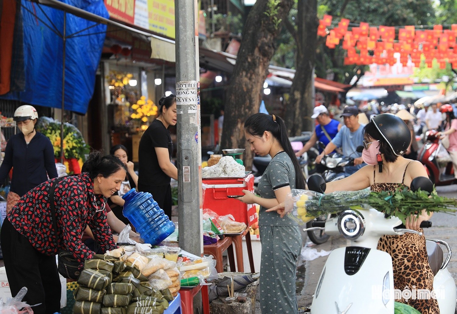 W_thi-truong-ngay-ram-12.jpg