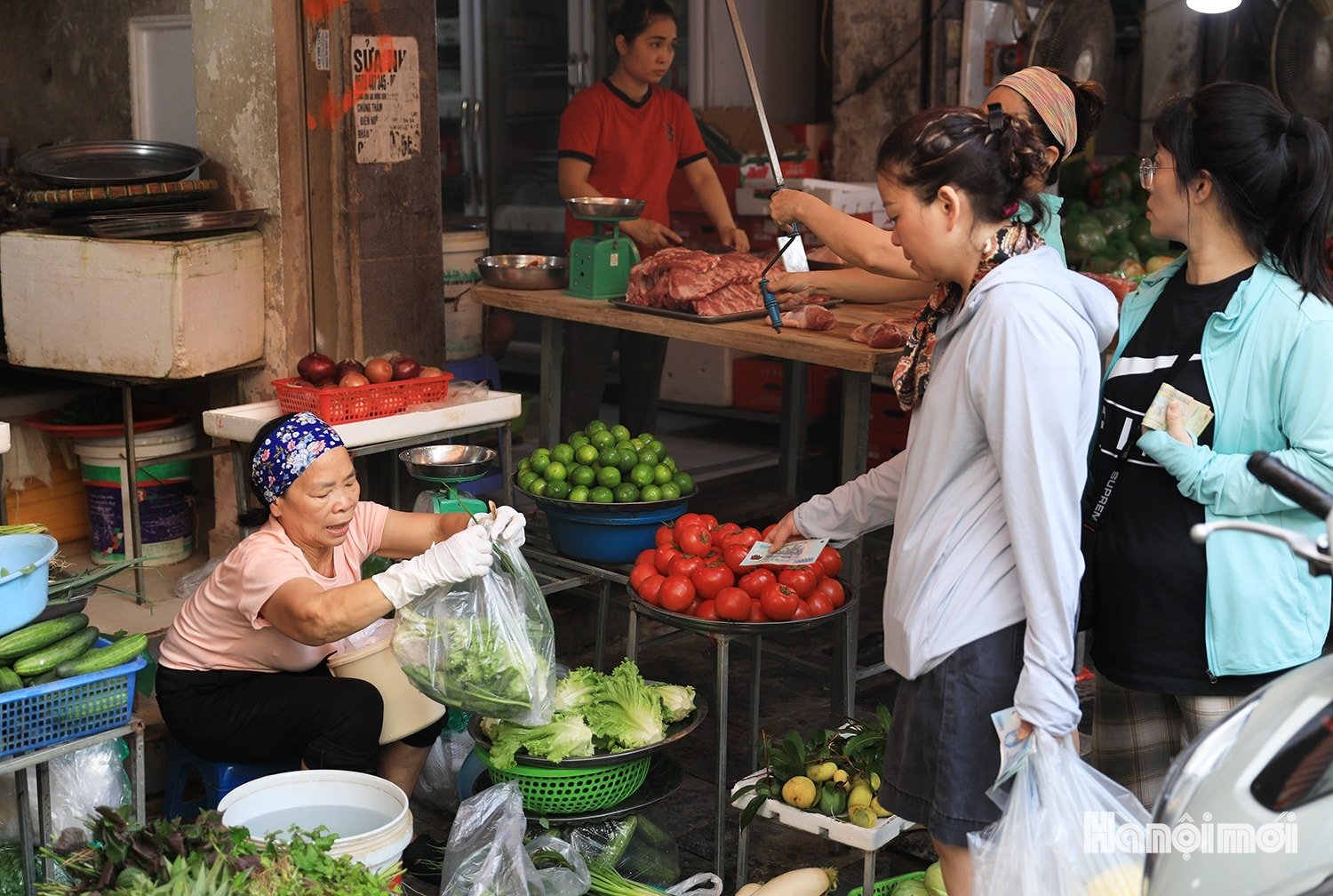 W_thi-truong-ngay-ram-13.1.jpg