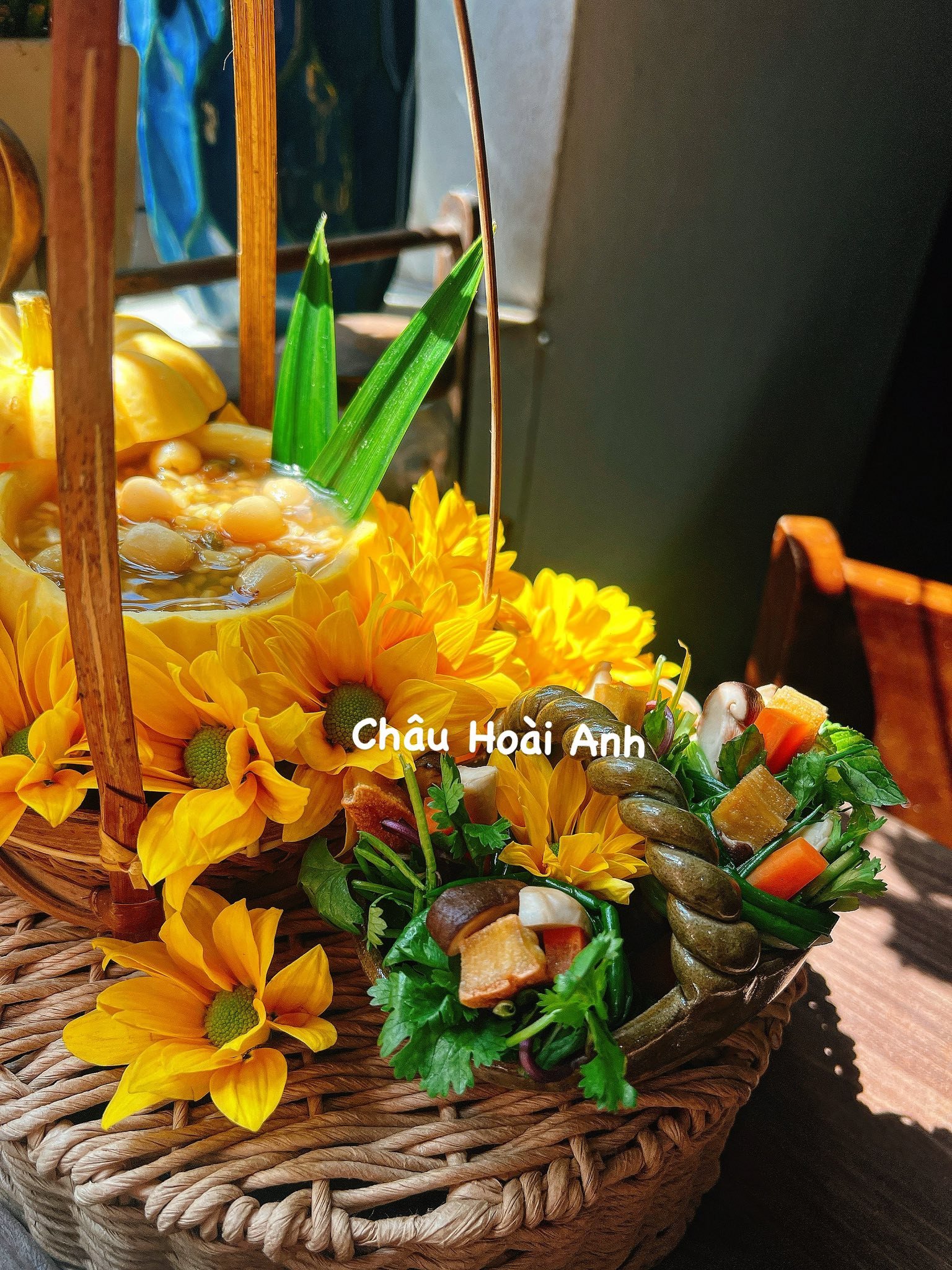 Mẹ đảm đứng bếp 4 tiếng, làm mâm cỗ Rằm tháng 7 đẹp mỹ mãn - Ảnh 11.