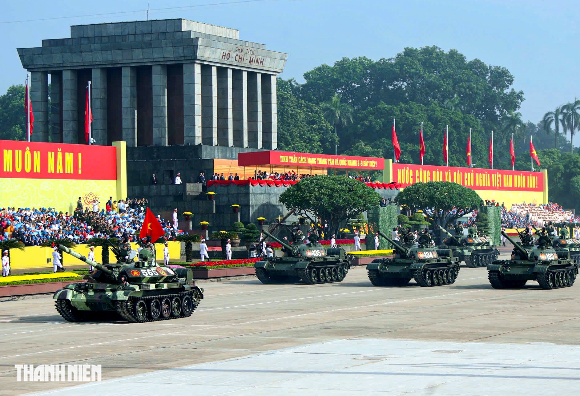 Điểm đặc biệt của xe tăng T-54B dẫn đầu khối khí tài diễu binh A80 - Ảnh 1.