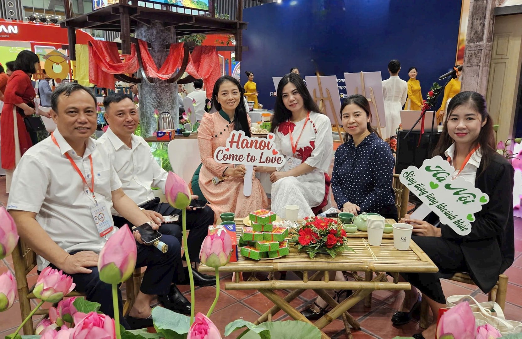 mot-gian-hang-quang-ba-ha-noi-tai-hoi-cho-du-lich-quoc-te-thanh-pho-ho-chi-minh-2025..jpg