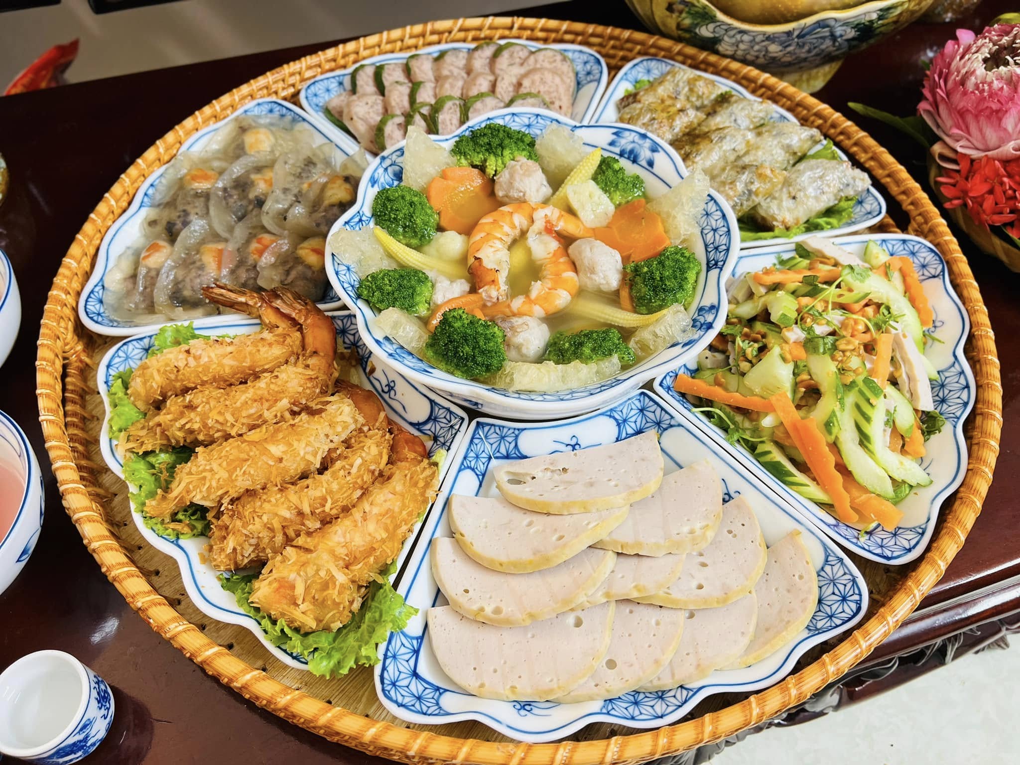 Mâm cúng Vu lan rằm tháng 7 âm lịch đẹp mắt: Chay thanh tịnh, mặn đủ đầy - Ảnh 6.