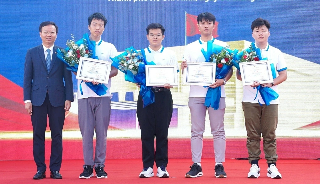 4 thủ khoa ĐH Bách khoa TPHCM chia sẻ cách đạt điểm tuyệt đối - 1