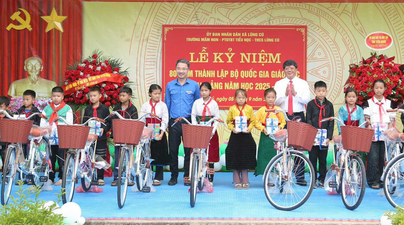 tienphong-toiyeutoquoctoi12.jpg