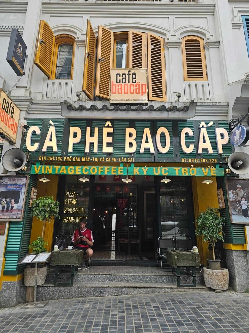Một quán cà phê được du khách ưa chuộng ở trung tâm Sa Pa.