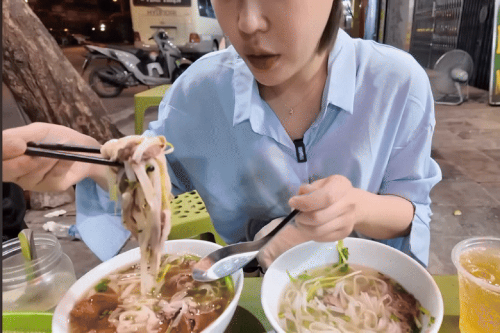 Món quen thuộc ở Hà Nội khiến khách Hàn Quốc gọi liền 2 suất để đã thèm - 2