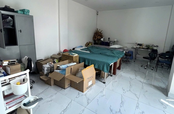 Hình ảnh tại trụ sở Hospital SW trong buổi khám xét.