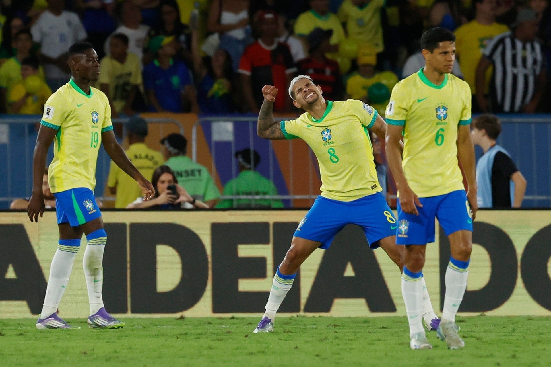 EFE - Bruno Guimaraes Brazil Chile.jpg