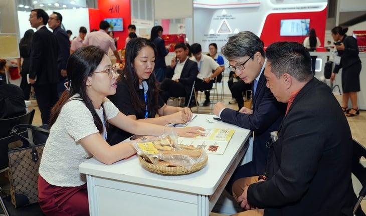 nhà thu mua quốc tế - Ảnh 1.