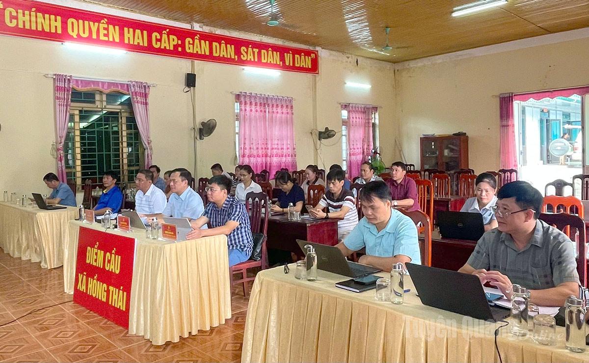 សិក្ខាកាមចូលរួមវគ្គបណ្តុះបណ្តាលនៅស្ពានឃុំហុងថៃ។