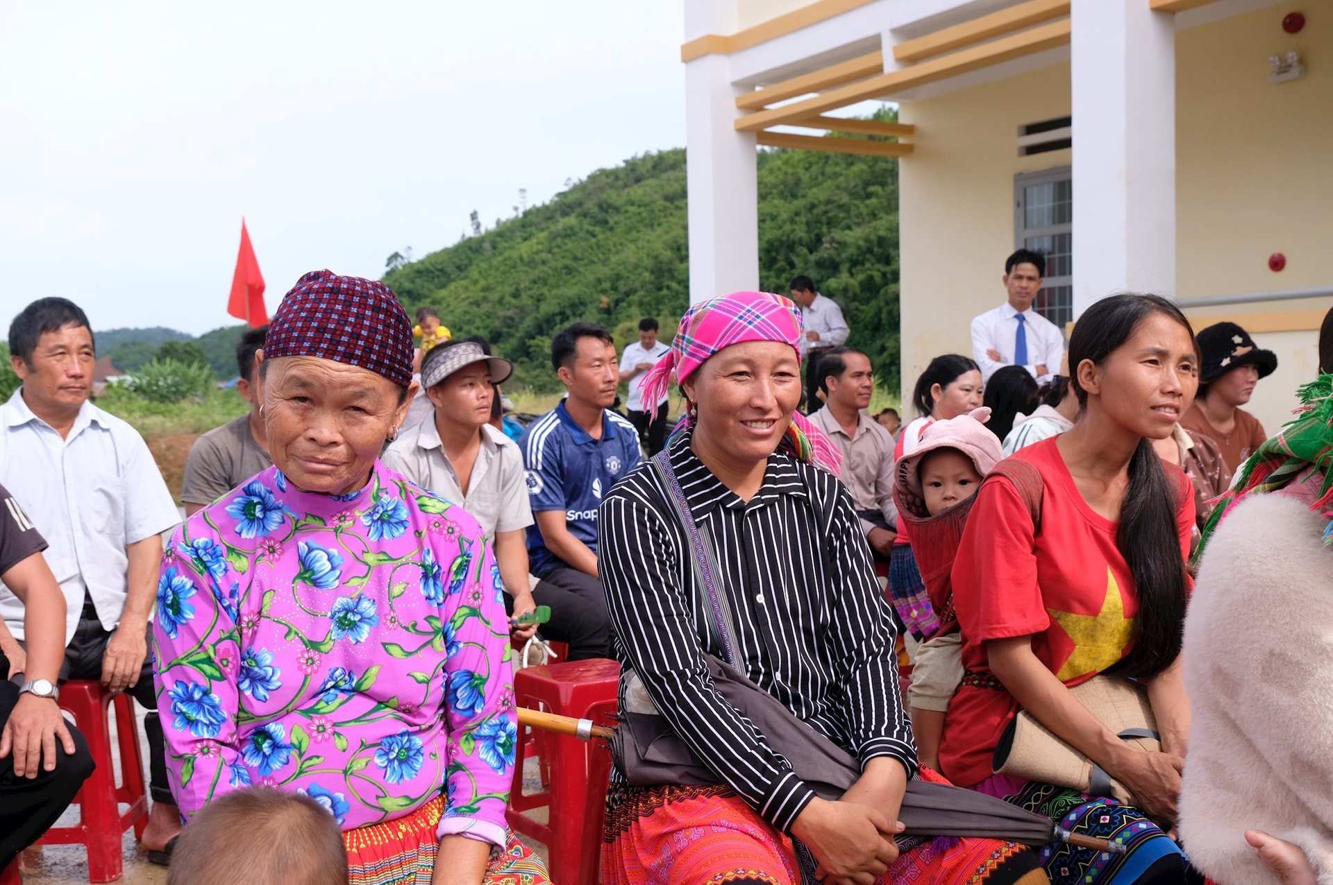 ឪពុកម្តាយក៏សប្បាយចិត្តដែរ ពេលកូនទៅរៀននៅជិតផ្ទះ។