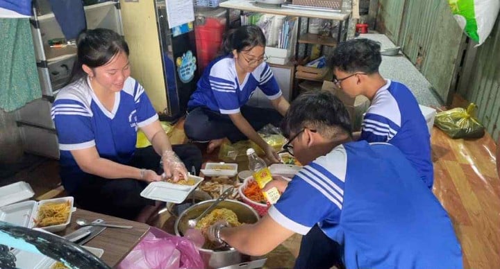 ការងារមួយក្នុងមនុស្សម្នាក់