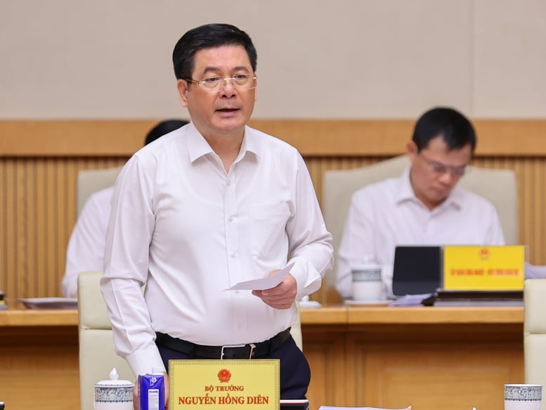 Bộ trưởng Công Thương: Kim ngạch xuất nhập khẩu 2025 dự kiến lập kỉ lục mới- Ảnh 1.