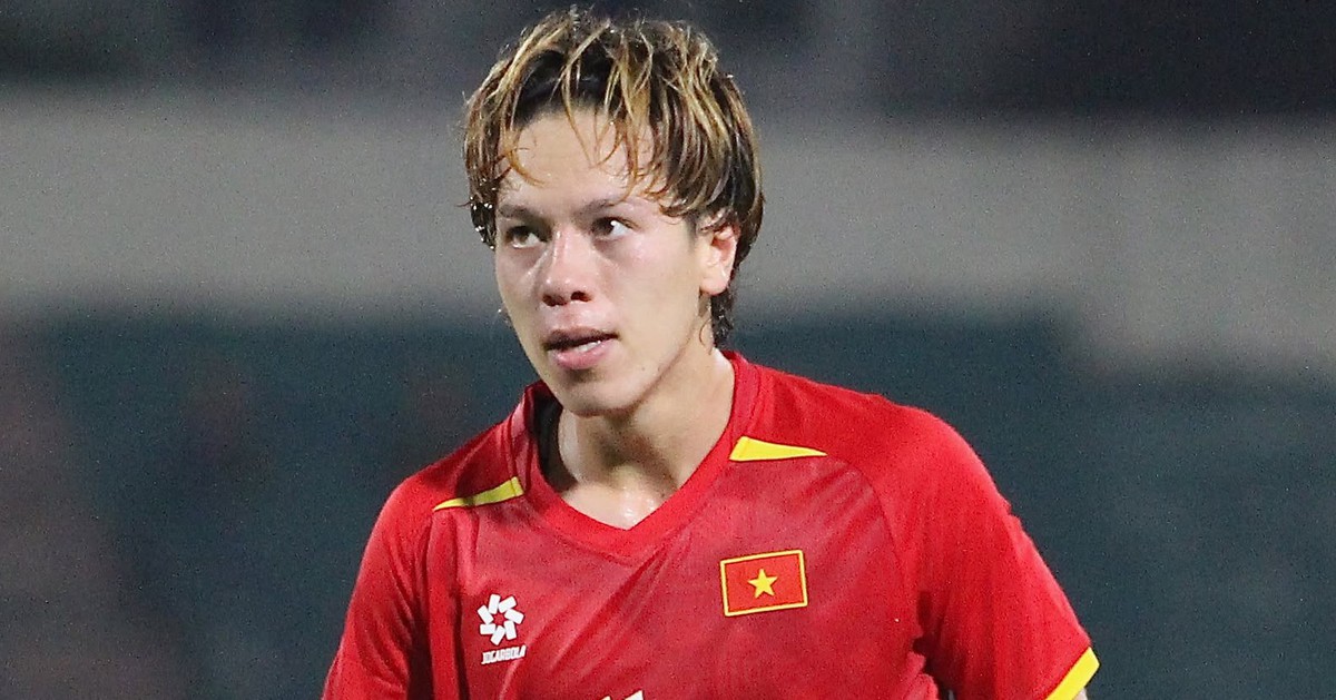 Viktor Le, Công Phương đá chính trước U23 Singapore