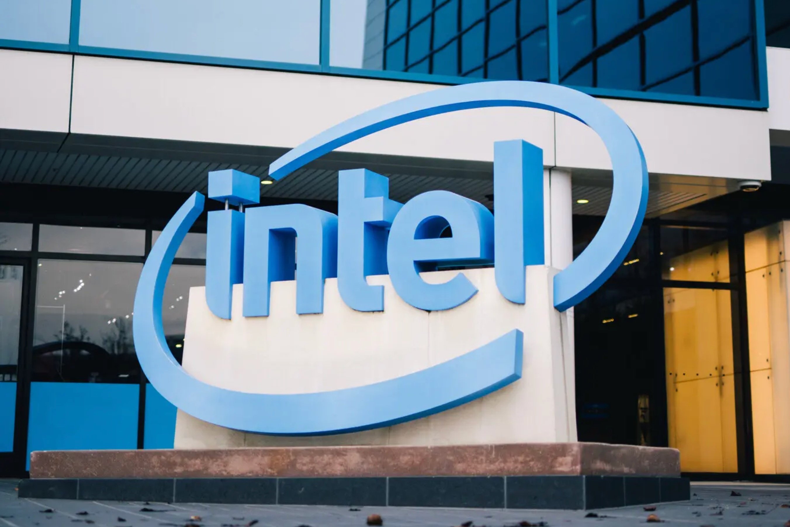 Intel pha san,  Intel khung hoang,  Intel va Nvidia,  Lip-Bu Tan la ai anh 1