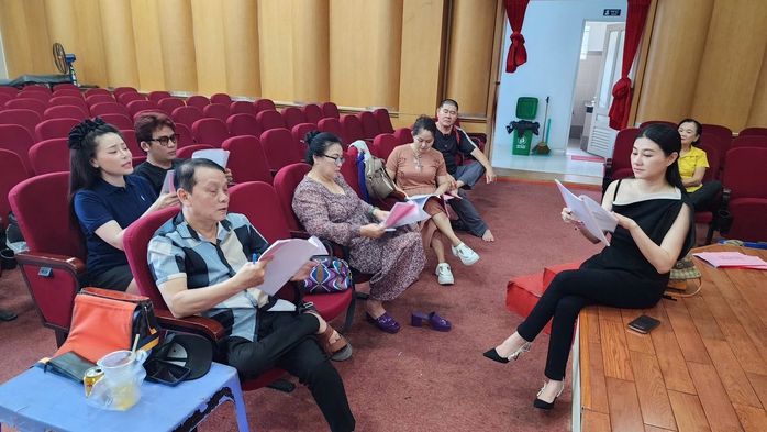 Dàn dựng vở cải lương 