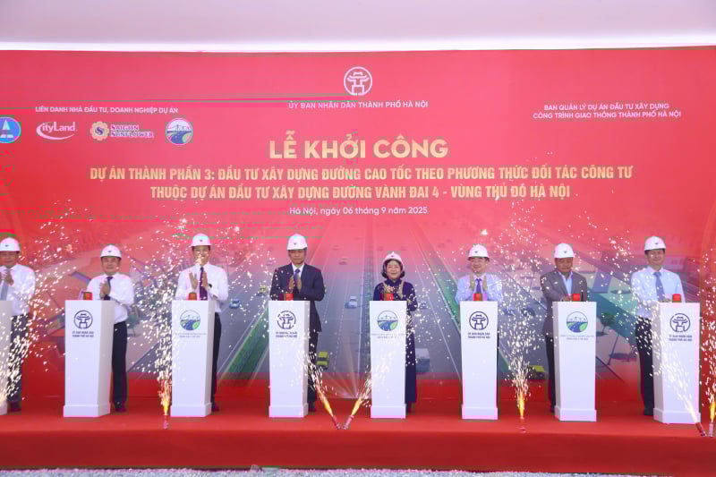 Today, Hanoi officially started construction of the Ring Road 4 expressway worth more than 56,000 billion VND -0