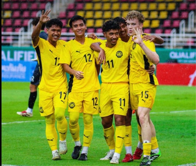 Indonesia cùng Malaysia thắng nhưng vẫn 'lâm nguy', U.23 Trung Quốc 'đè bẹp' đối thủ 10-0- Ảnh 2.