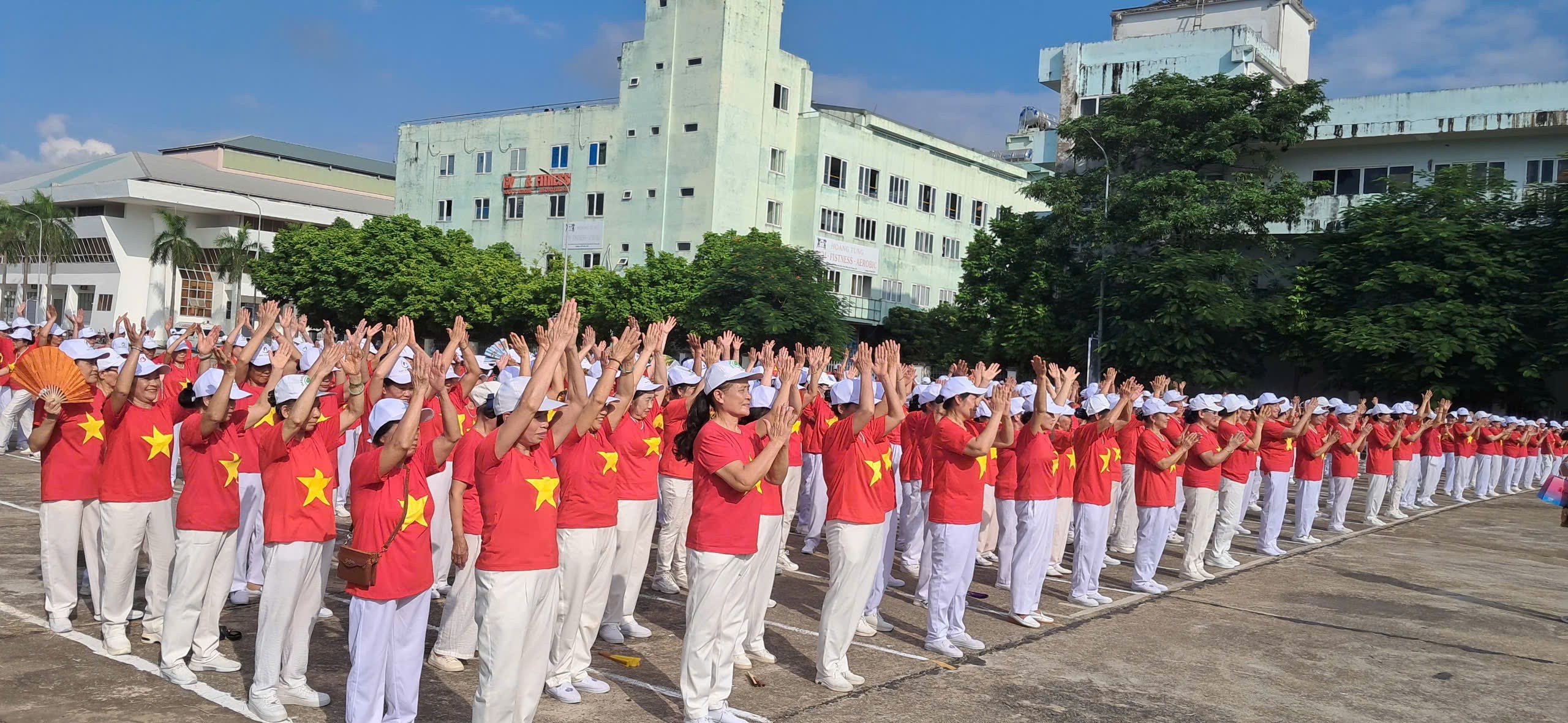 Với sự chuẩn bị và tập luyện chu đáo trong thời gian dài, các câu lạc bộ đã mang đến cho chương trình màn đồng diễn hết sức đặc sắc và đẹp mắt.