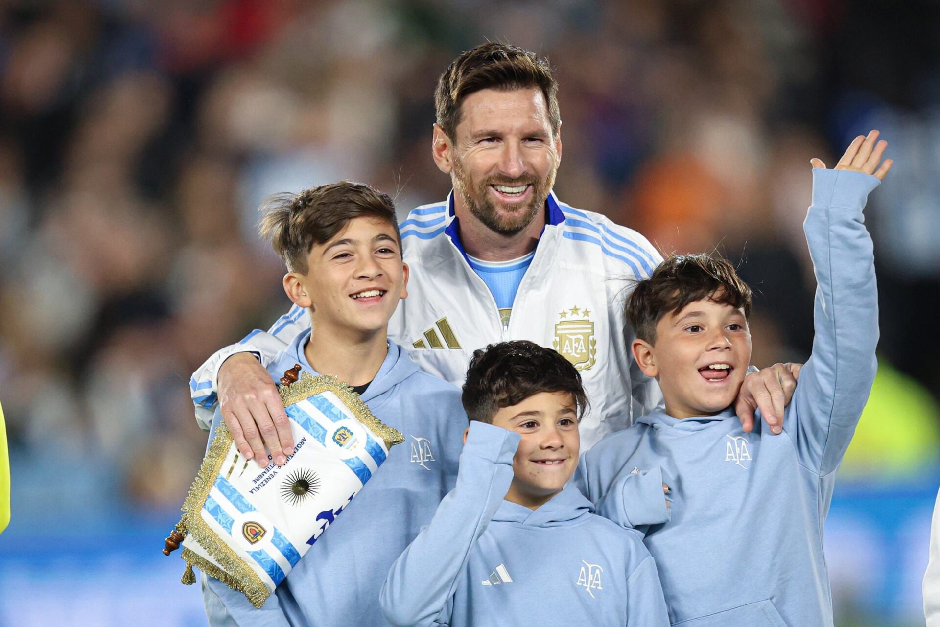 La Nacion - Arjantin'in oğlu Messi Venezuela.jpg