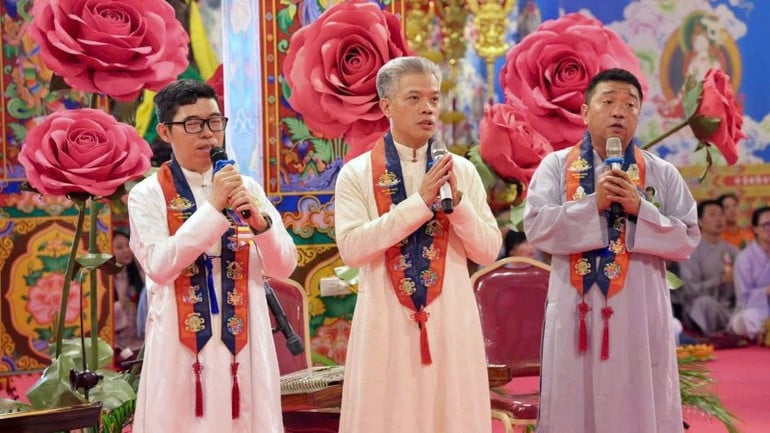 4-phat-tu-doc-dien-tu-tri-an-cong-on-cha-me-5968.jpg