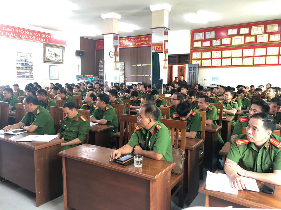 hon-150-can-bo-chien-si-cong-an-cap-xa-tham-gia-tap-huan-anh-van-ngoc.jpg