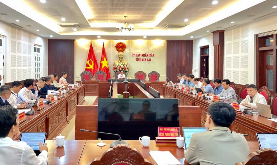 quang-canh-buoi-lam-viec.jpg