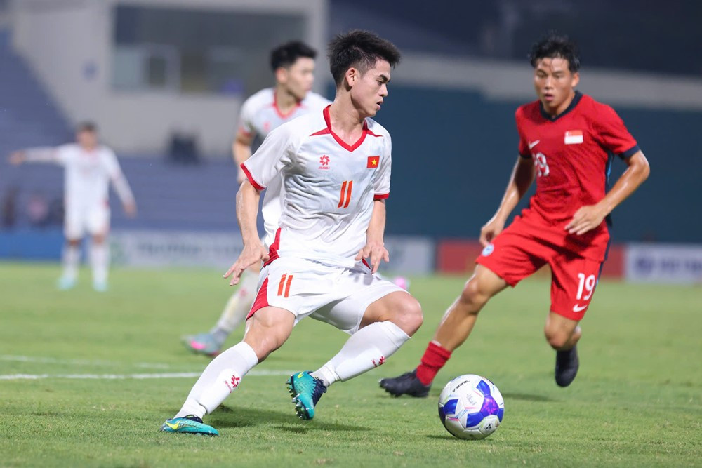 U23 Vietnam vs U23 Singapore 1.jpg