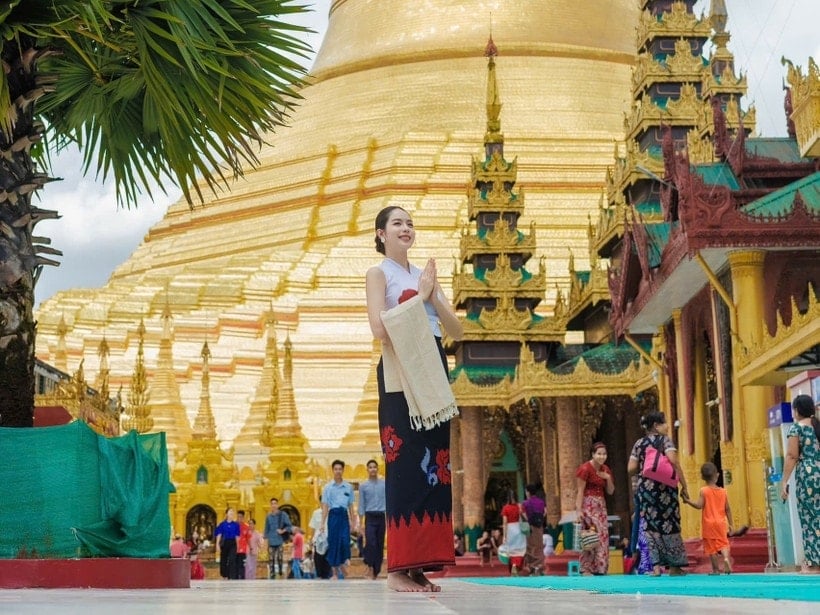 កញ្ញា Thanh Thuy ក្នុងឈុតប្រពៃណីនៅប្រទេសមីយ៉ាន់ម៉ា.jpg