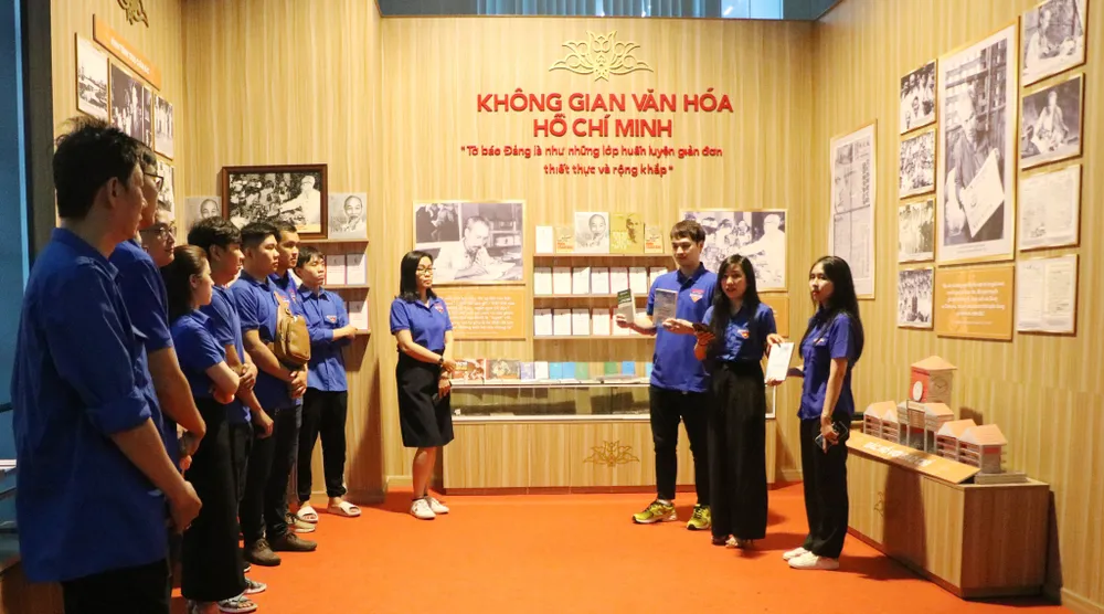 H11 - Đoàn Thanh niên tổ chức sinh hoạt đoàn tại Không gian Văn hoá Hồ Chí Minh Báo Sài Gòn Giải Phóng.jpg