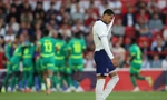 England team lost miserably, suffered a historic defeat right at home